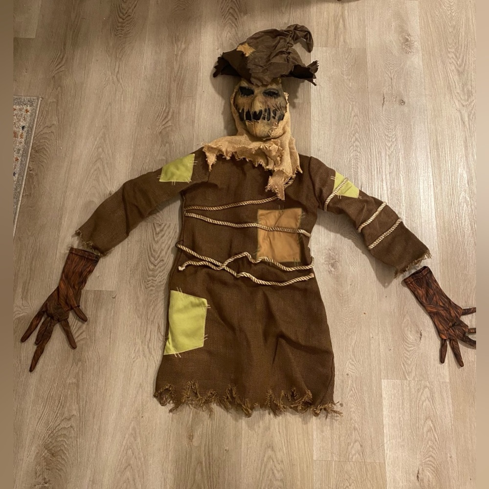 Halloween costume for kids scarecrow